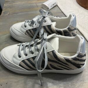 Stylish Silver and White Women's Sneakers